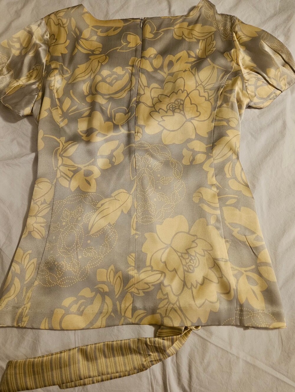 Silk Yellow and Light Gray Floral Tie-Waist Blouse - Picture 2 of 4